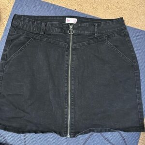 Black denim mini skirt *stretch *